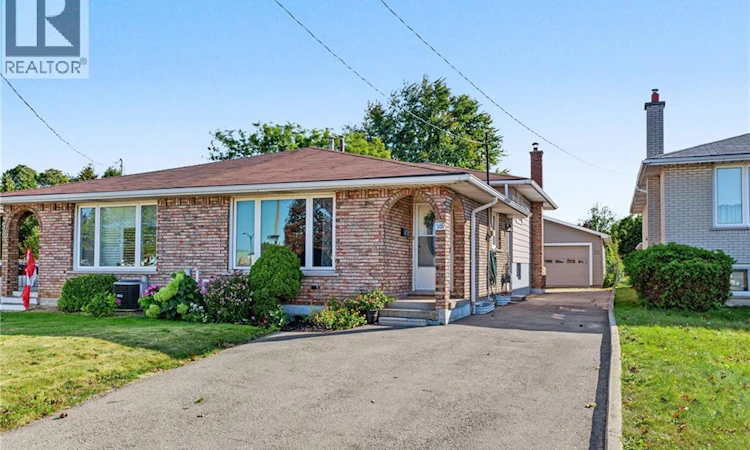 589 Mohawk Road W