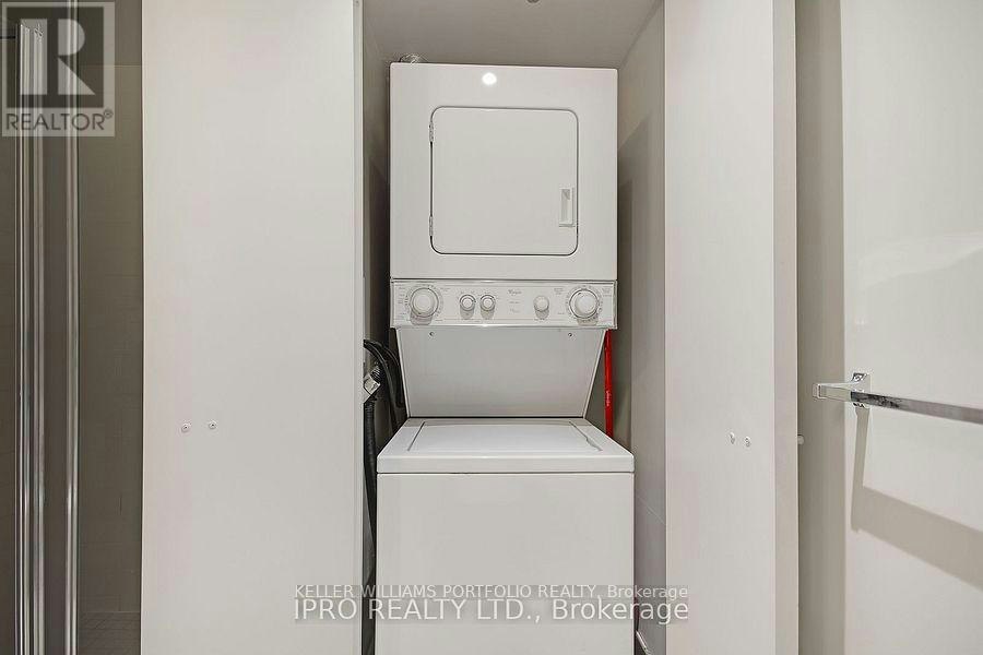 420-21 Nelson Street, Toronto, ON, M5V 1T8 - 23