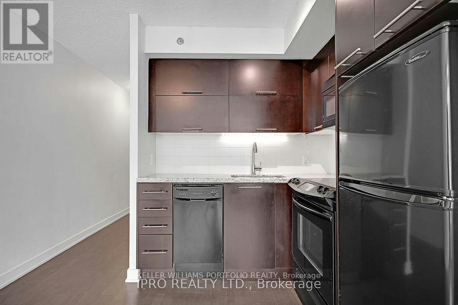 420-21 Nelson Street, Toronto, ON, M5V 1T8 - 12