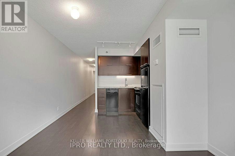 420-21 Nelson Street, Toronto, ON, M5V 1T8 - 14
