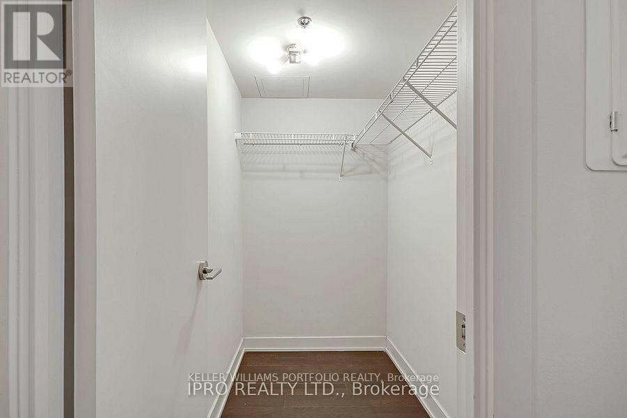 420-21 Nelson Street, Toronto, ON, M5V 1T8 - 18