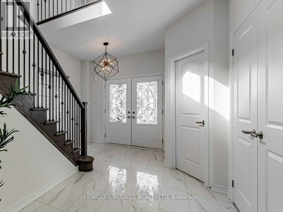 1957 Don White Court, Oshawa, ON, L1K 1A1 - 2
