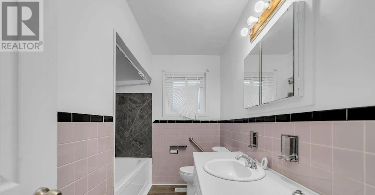 MAIN-117 Cabot Street, Oshawa, ON, L1J 5R8 - 12