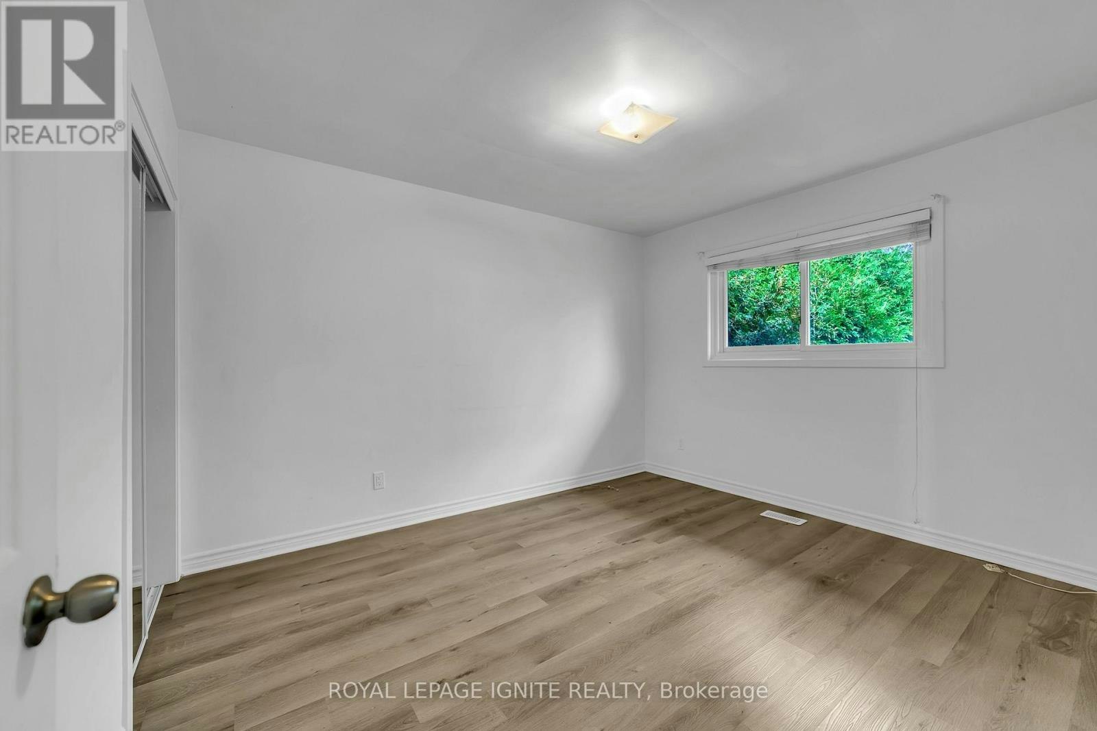MAIN-117 Cabot Street, Oshawa, ON, L1J 5R8 - 15