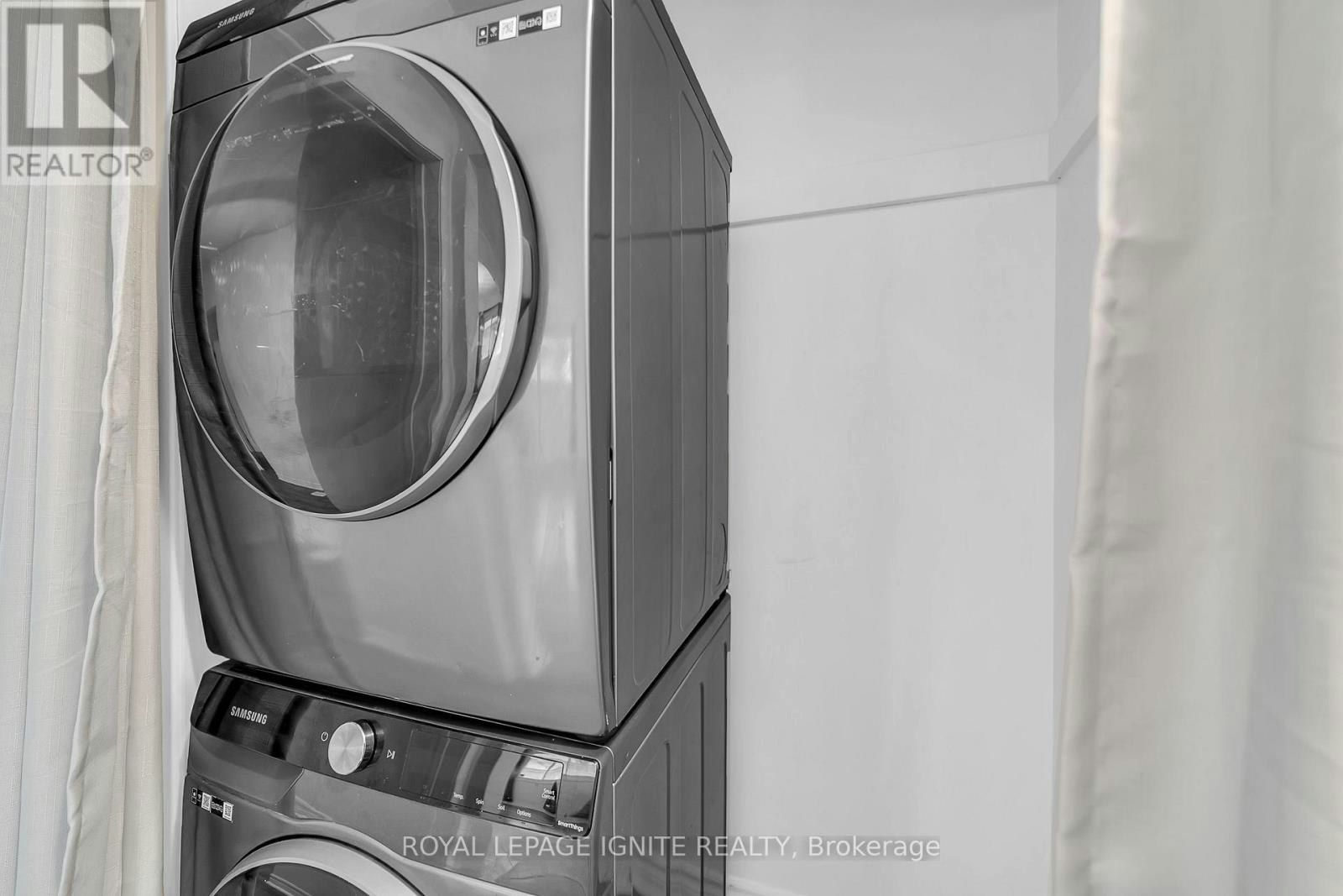 MAIN-117 Cabot Street, Oshawa, ON, L1J 5R8 - 17