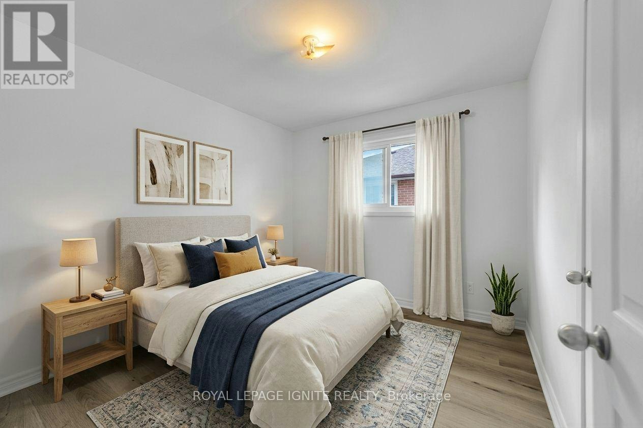 MAIN-117 Cabot Street, Oshawa, ON, L1J 5R8 - 11