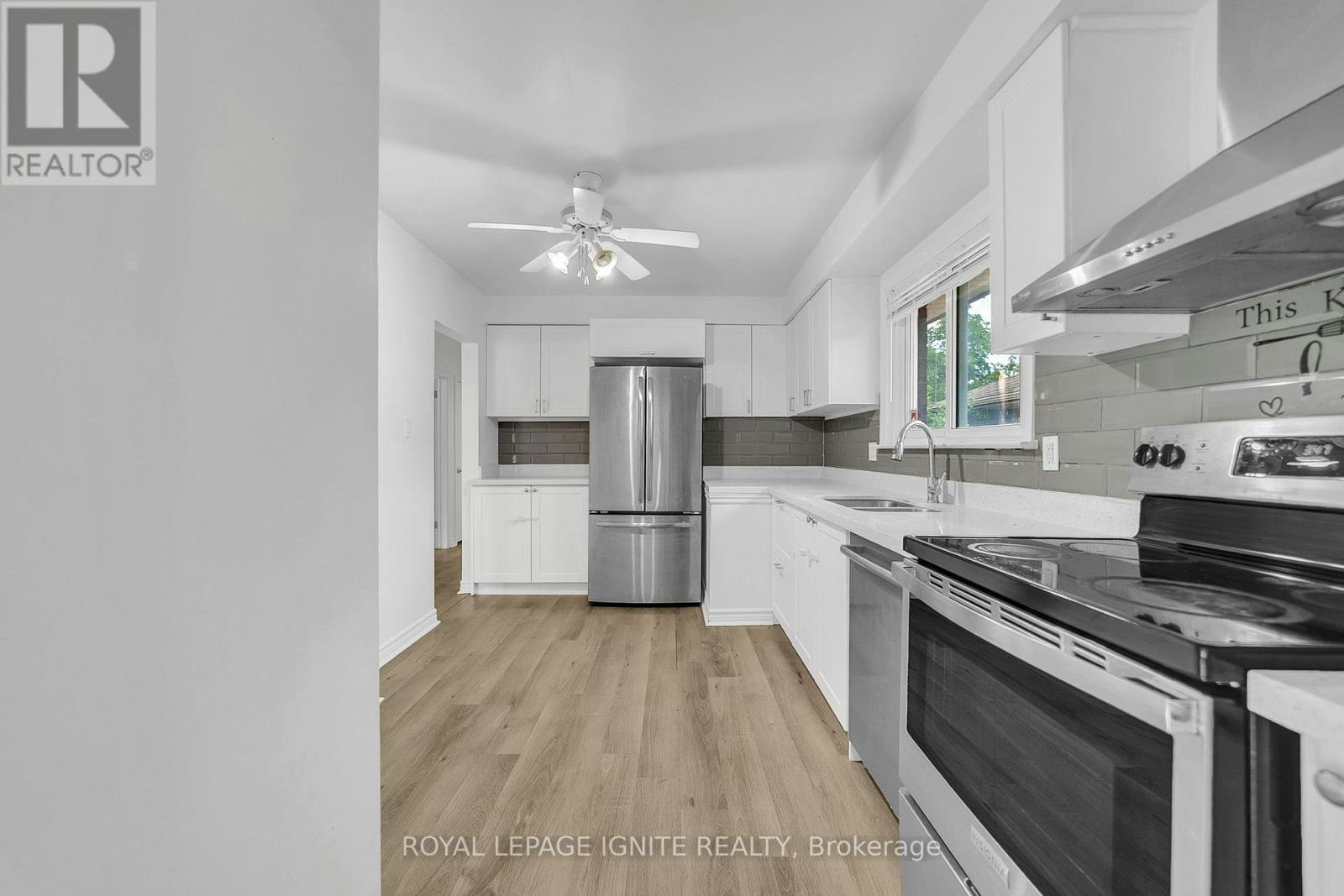 MAIN-117 Cabot Street, Oshawa, ON, L1J 5R8 - 9