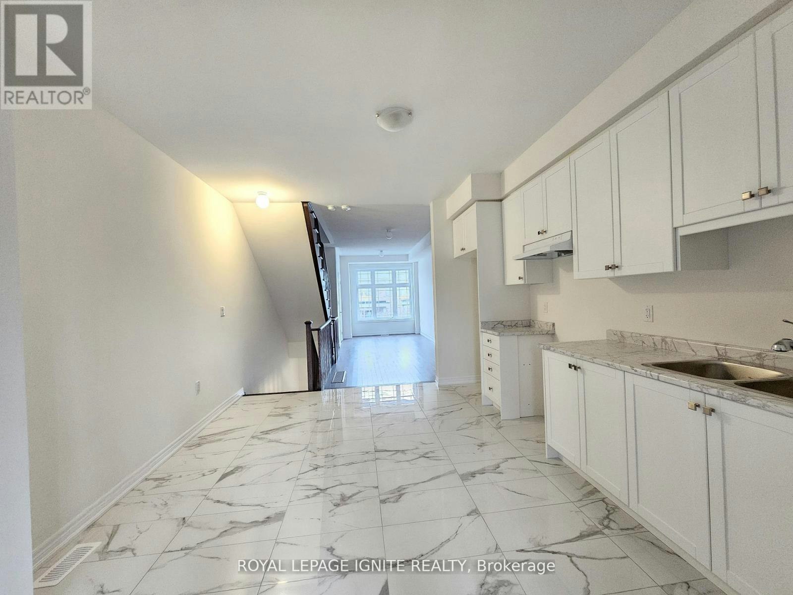 919 Crowsnest Hollow, Pickering, ON, L1X 0P4 - 5