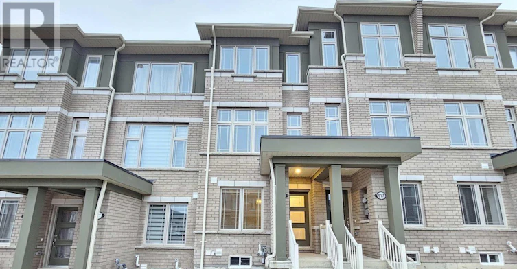 919 Crowsnest Hollow, Pickering, ON, L1X 0P4