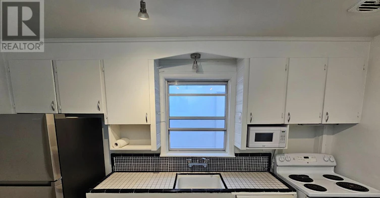 MAIN-45 Norlong Boulevard, Toronto, ON, M4C 3W8 - 21