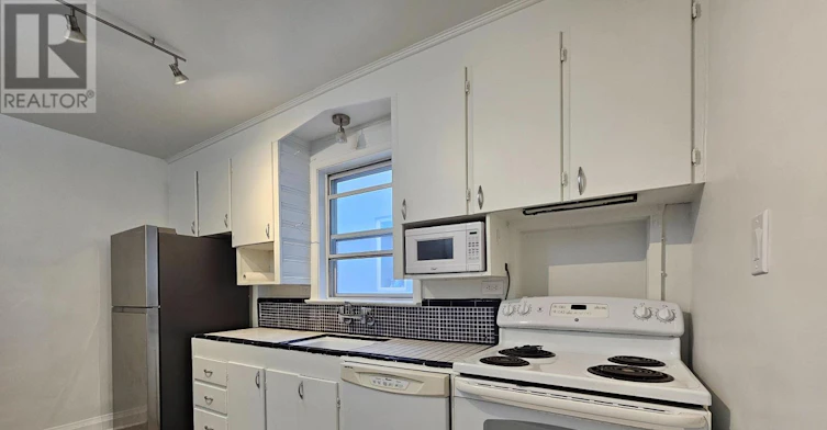 MAIN-45 Norlong Boulevard, Toronto, ON, M4C 3W8 - 22