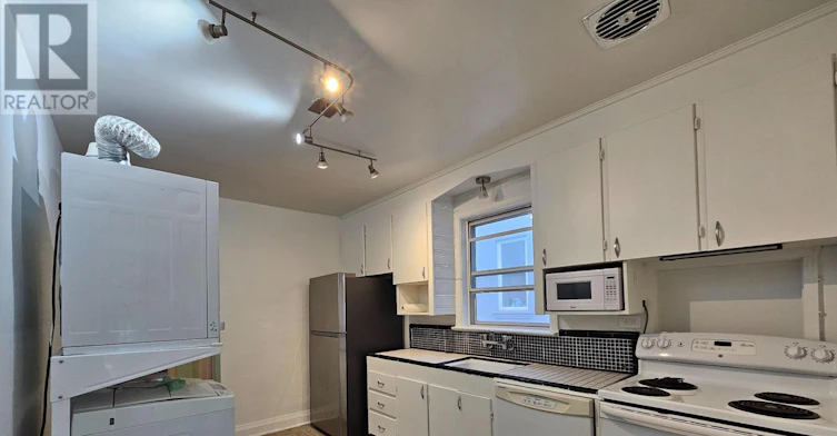 MAIN-45 Norlong Boulevard, Toronto, ON, M4C 3W8 - 23
