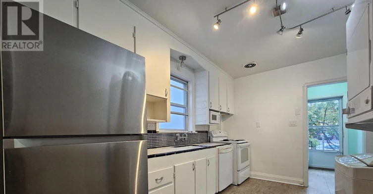 MAIN-45 Norlong Boulevard, Toronto, ON, M4C 3W8 - 20