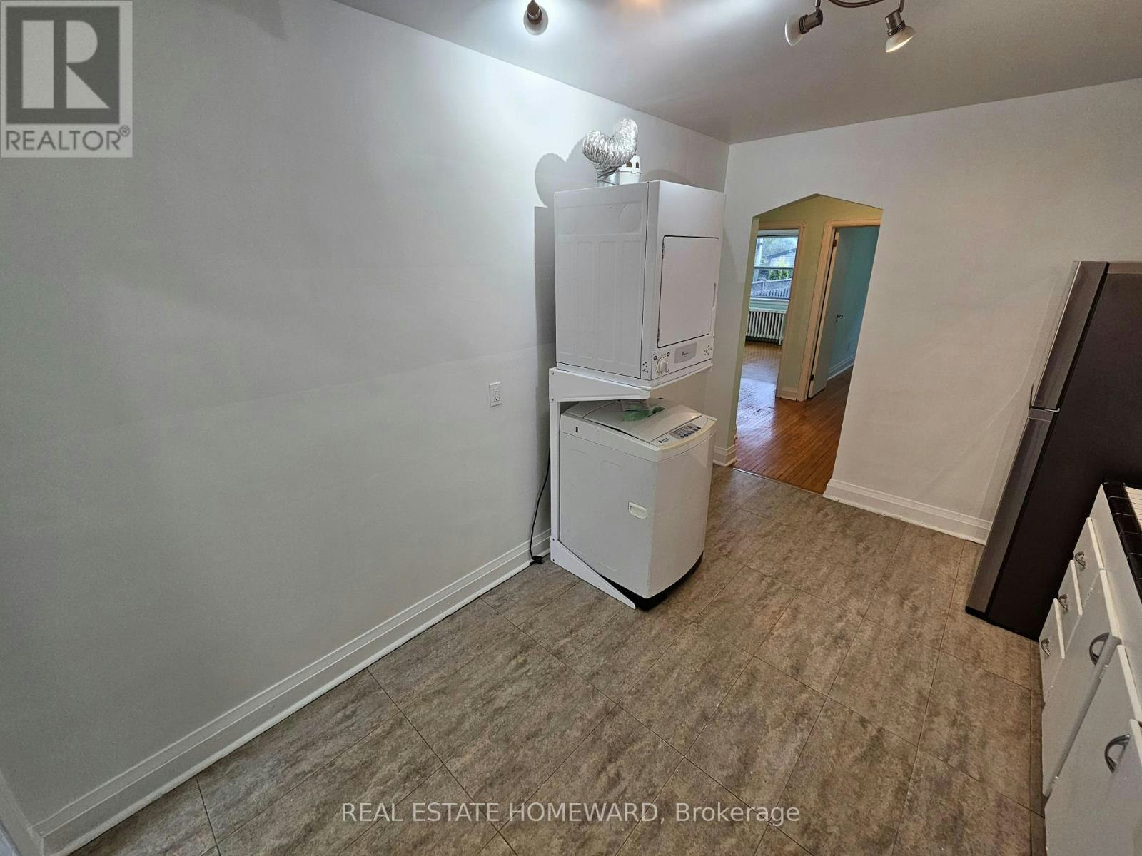 MAIN-45 Norlong Boulevard, Toronto, ON, M4C 3W8 - 24