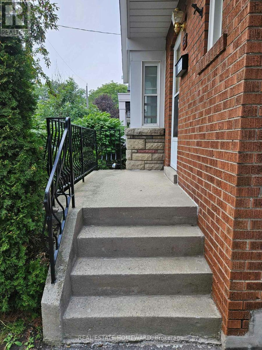 MAIN-45 Norlong Boulevard, Toronto, ON, M4C 3W8 - 3