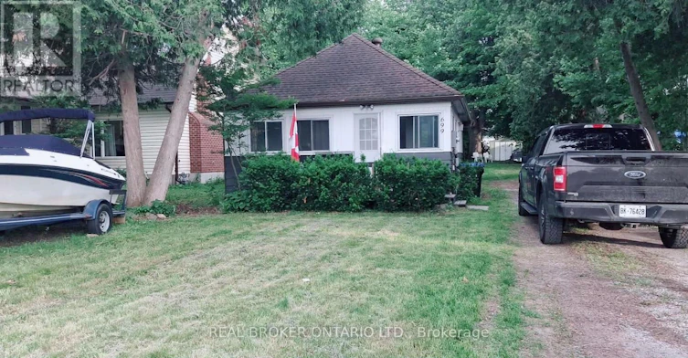 699 Innisfil Beach Road, Innisfil, ON, L9S 4E4