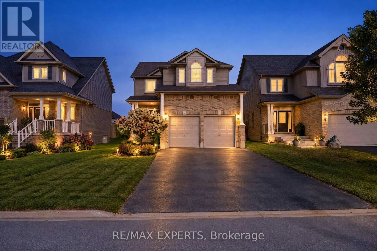 18 Arnold Crescent, Essa, ON, L3W 0P9