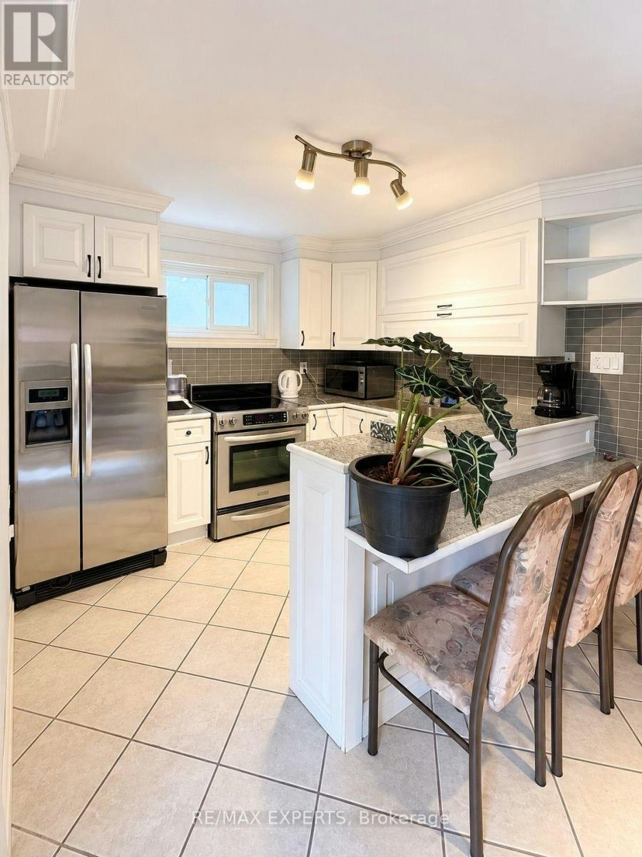 BSMT-14 Park Lane Circle, Richmond Hill, ON, L4C 6S8 - 2