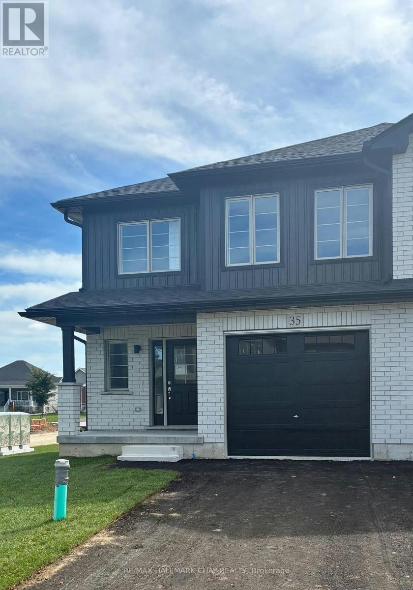 35 Strath Crescent, Springwater, ON, L0L 1P0
