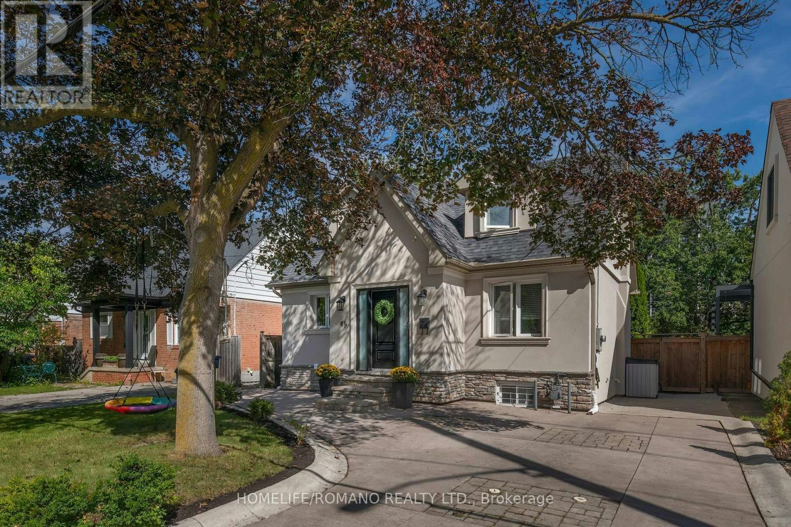45 Riverview Heights, Toronto, ON, M9P 2N3