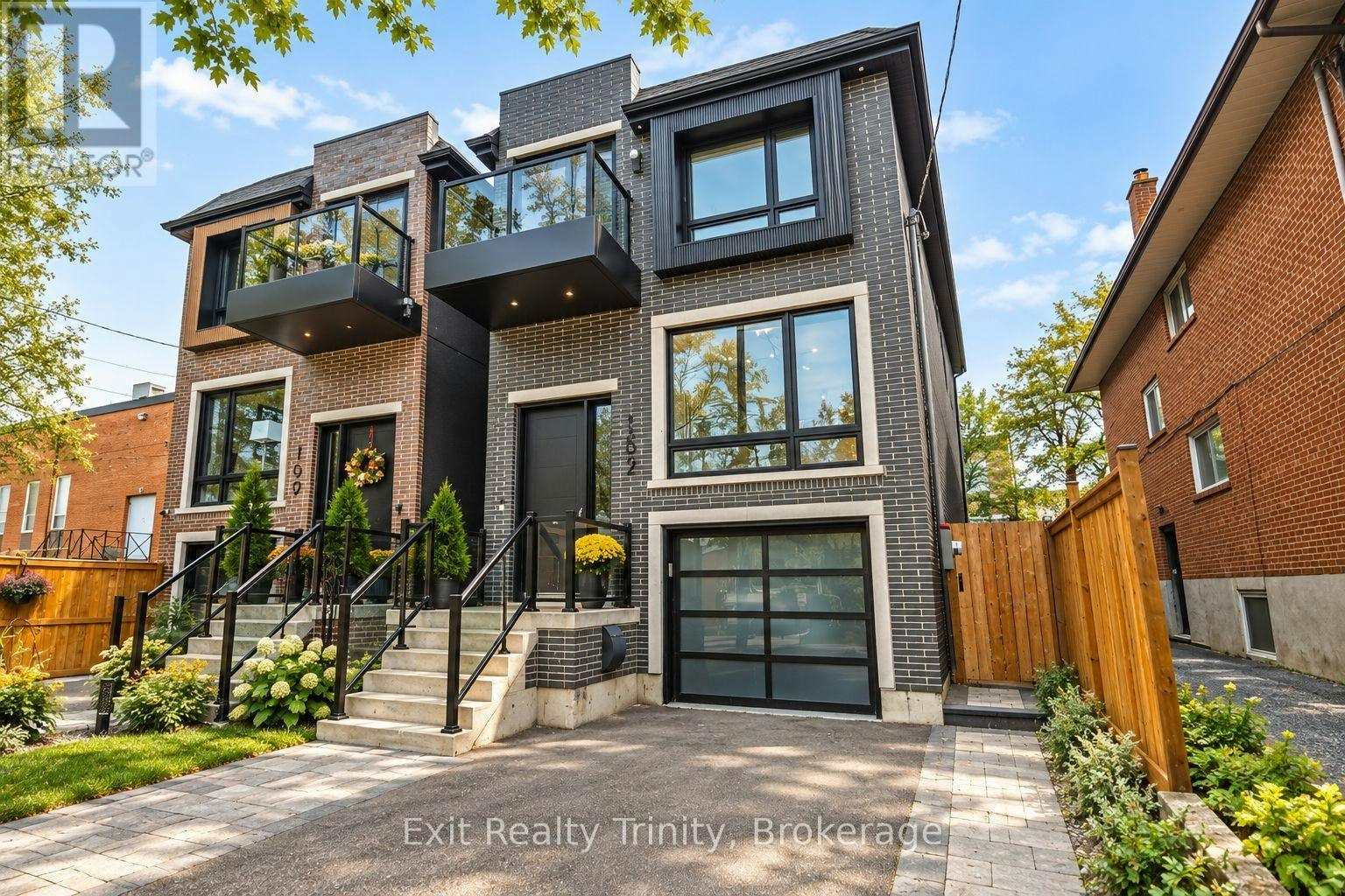 152 Sheldon Avenue, Toronto, ON, M8W 4L6