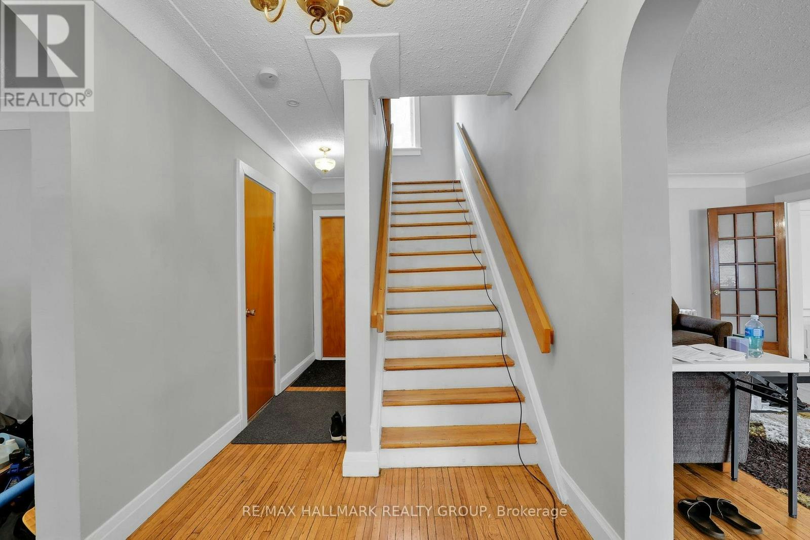 310 Mona Avenue, Ottawa, ON, K1L 7A2 - 3