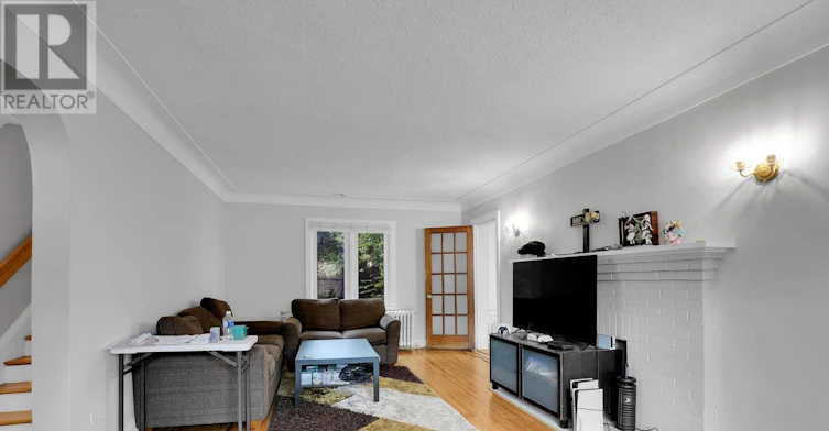 310 Mona Avenue, Ottawa, ON, K1L 7A2 - 5