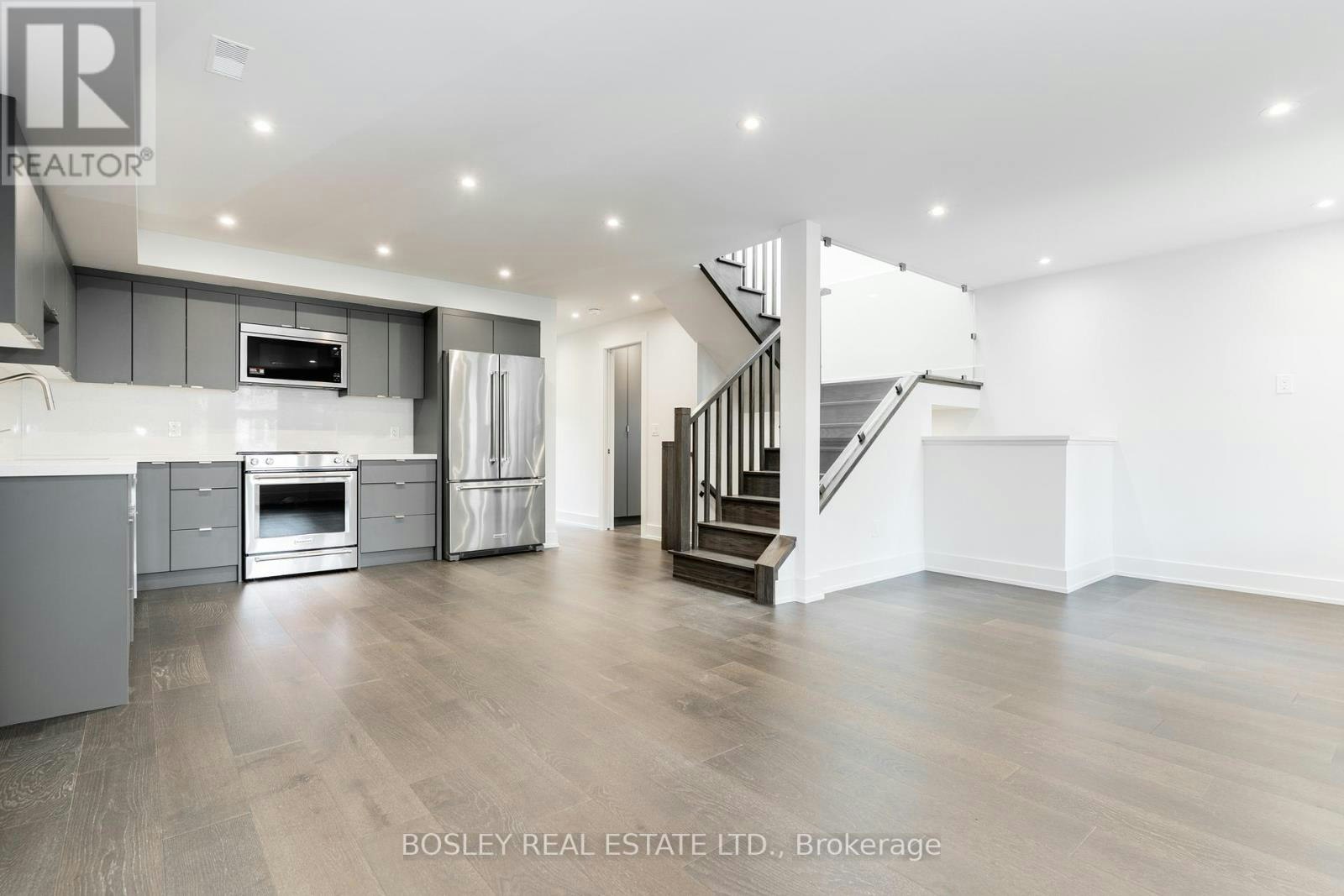 UPPER-325 Brunswick Avenue, Toronto, ON, M5R 2Z1