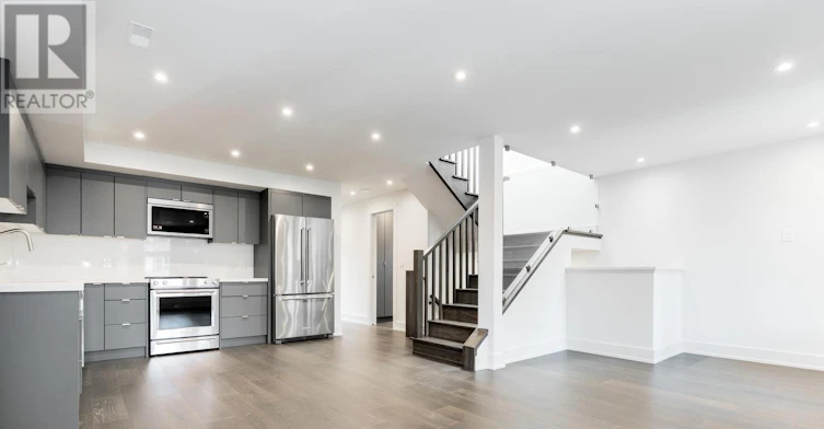 UPPER-325 Brunswick Avenue, Toronto, ON, M5R 2Z1
