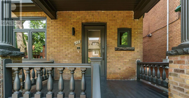 UPPER-325 Brunswick Avenue, Toronto, ON, M5R 2Z1 - 2