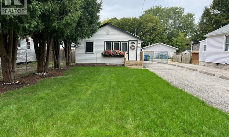 1553 Cameron SOUTH