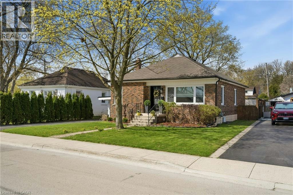 31 Cameron Avenue, Hamilton, ON, L9H 1P6
