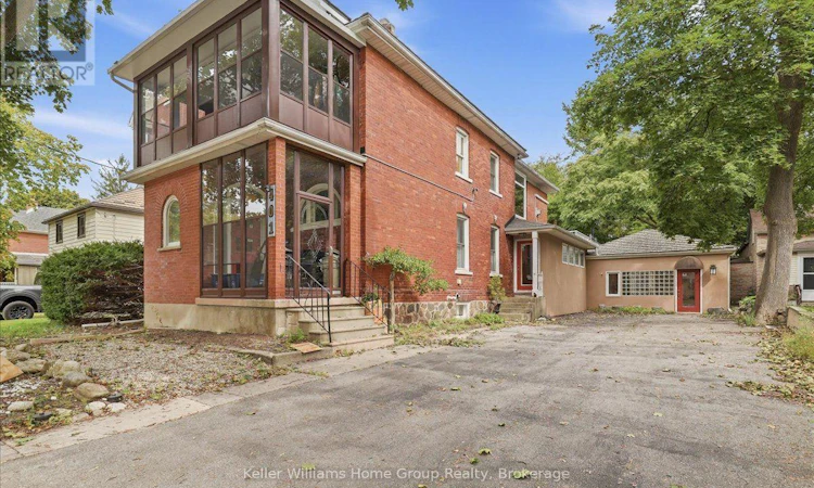 401 Laurel Street