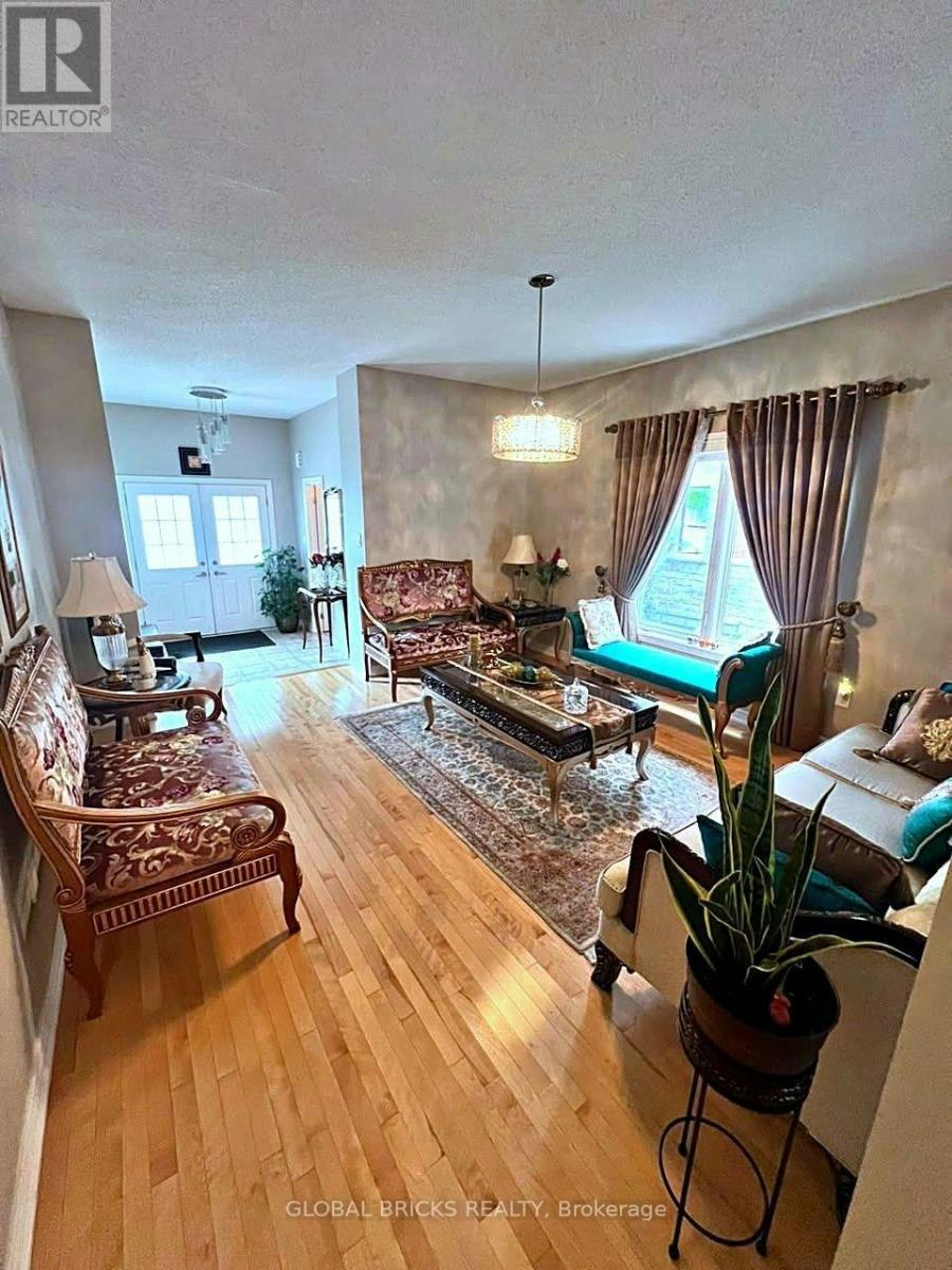 4672 Tassie Road, Burlington, ON, L7M 0M8 - 2