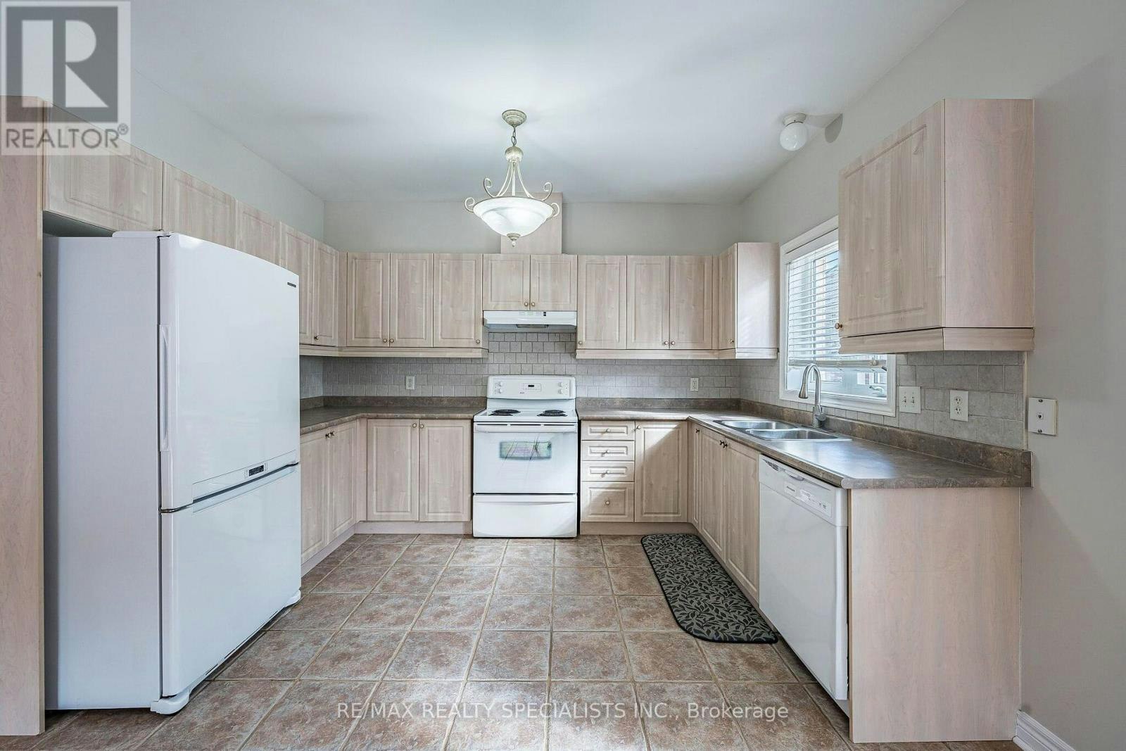 27 Nailsworth Crescent, Caledon, ON, L7C 1R3 - 16