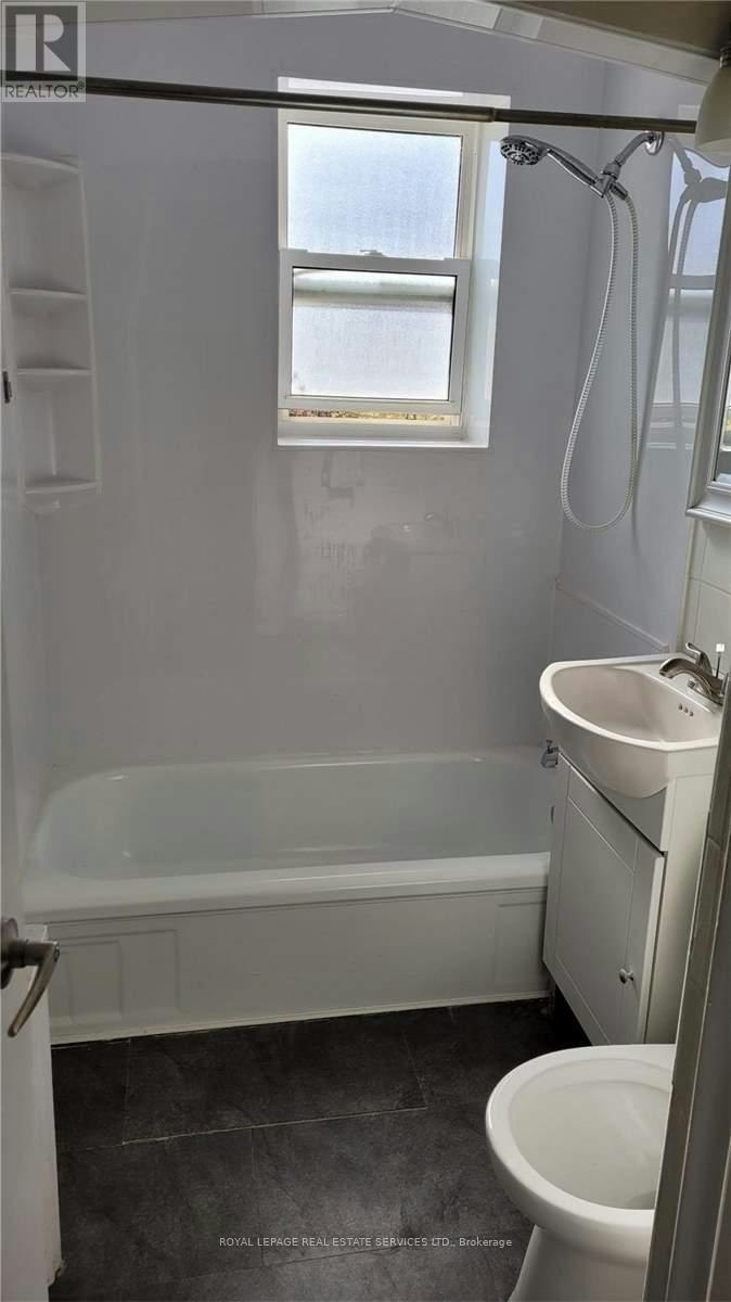 102 55a Long Branch Avenue, Toronto, ON, M8W 3J1 - 4