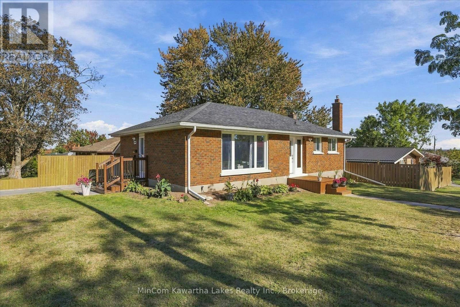 398 Applegrove Avenue, Peterborough, ON, K9H 5L7