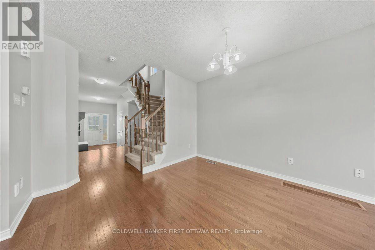 132 Maravista Drive, Ottawa, ON, K2J 0K7 - 5