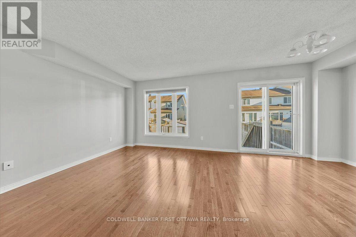 132 Maravista Drive, Ottawa, ON, K2J 0K7 - 6