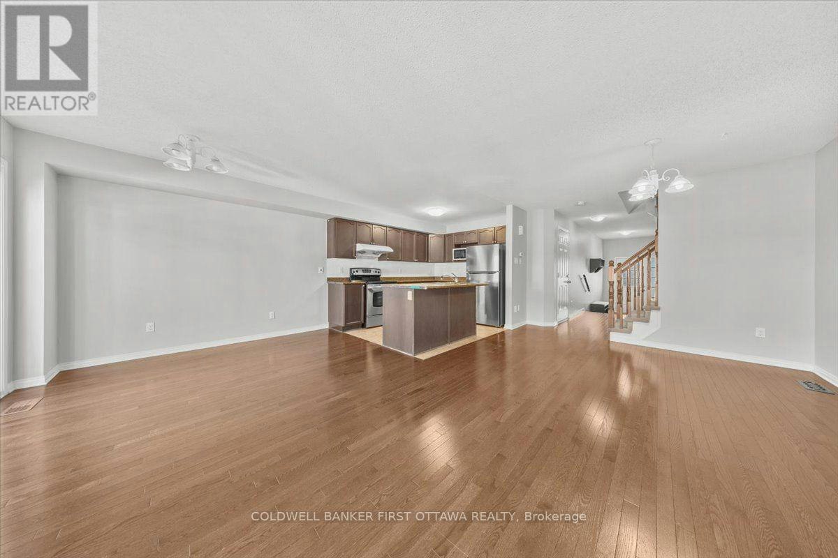 132 Maravista Drive, Ottawa, ON, K2J 0K7 - 4