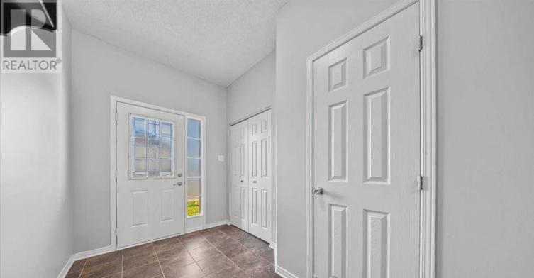 132 Maravista Drive, Ottawa, ON, K2J 0K7 - 2