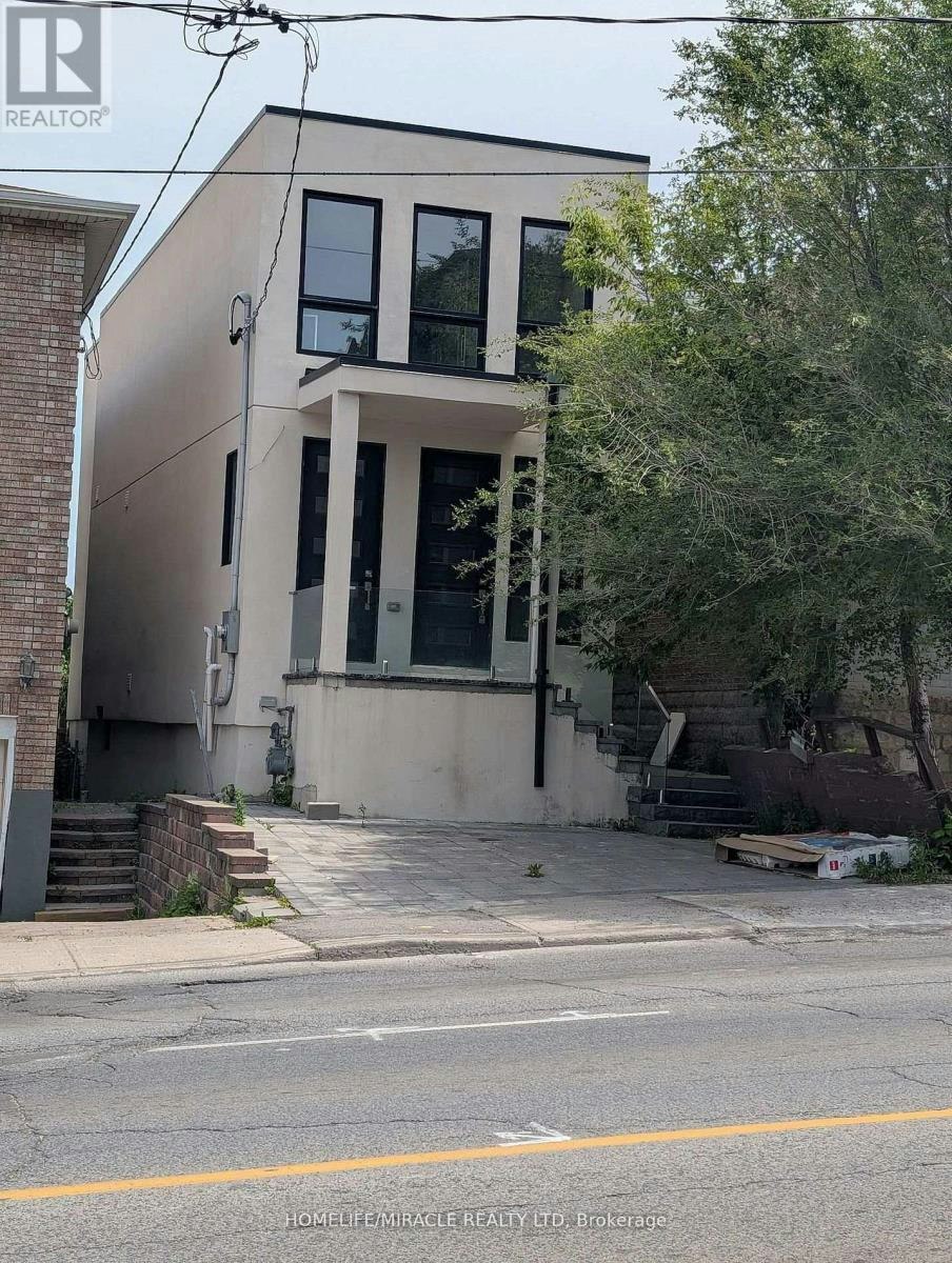 2099 Dufferin Street, Toronto, ON, M6E 3R3