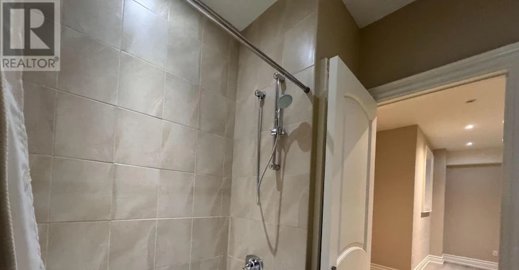 25 Dempsey Crescent, Toronto, ON, M2L 1Y4 - 6