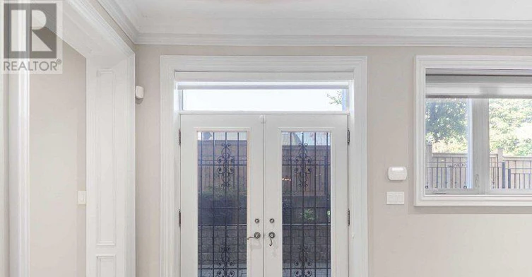 25 Dempsey Crescent, Toronto, ON, M2L 1Y4 - 3