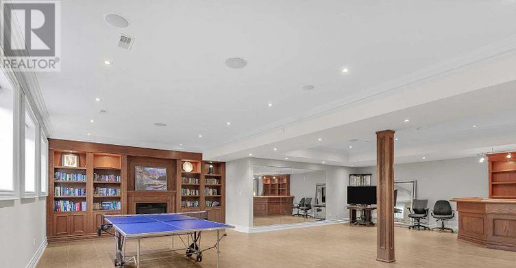 25 Dempsey Crescent, Toronto, ON, M2L 1Y4 - 17