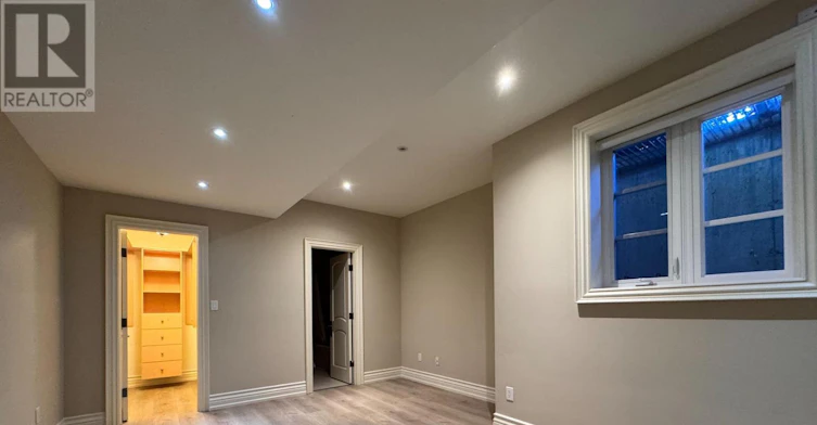 25 Dempsey Crescent, Toronto, ON, M2L 1Y4 - 8