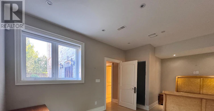 25 Dempsey Crescent, Toronto, ON, M2L 1Y4 - 12