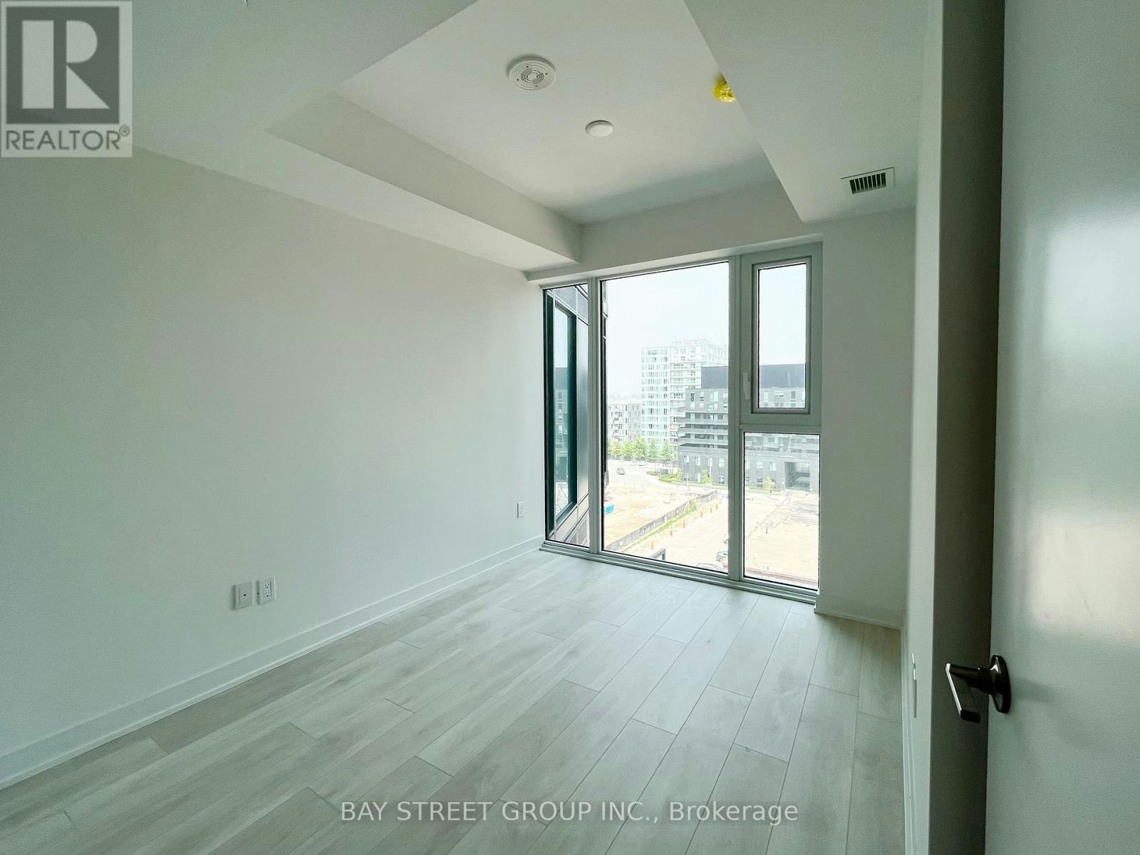 817-8 Tippett Road, Toronto, ON, M3H 0E7 - 9