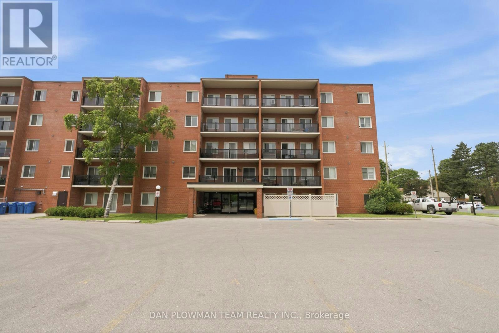 204-131 Taunton Road E, Oshawa, ON, L1G 3T8