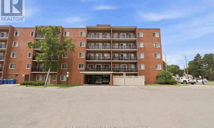 204-131 Taunton Road E